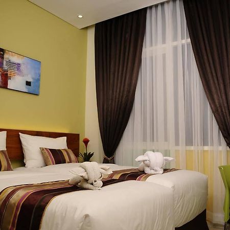 Biz Boulevard Hotel Manado Ngoại thất bức ảnh