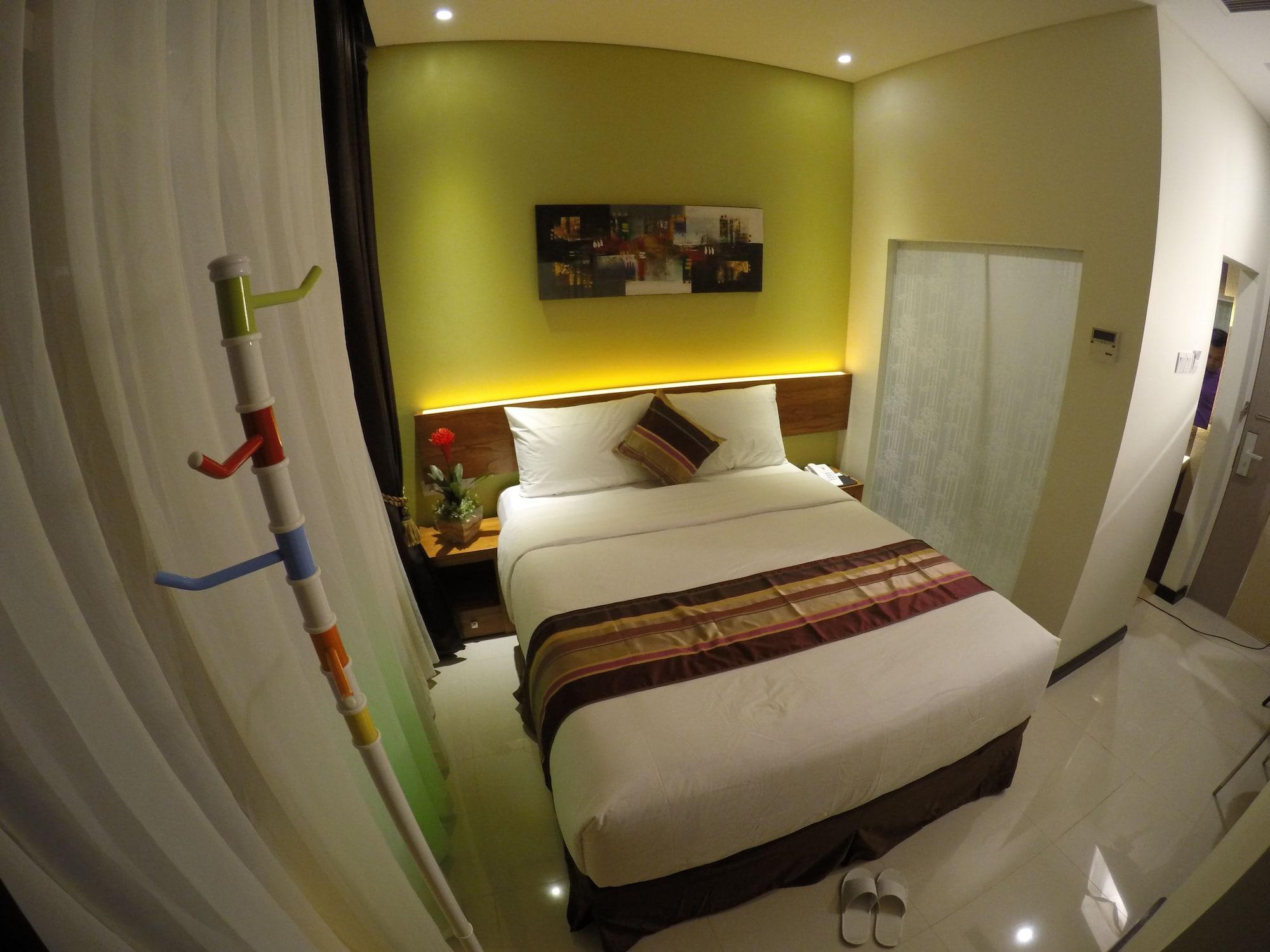 Biz Boulevard Hotel Manado Ngoại thất bức ảnh