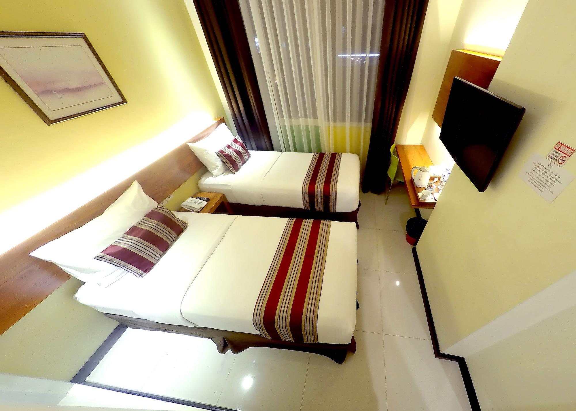 Biz Boulevard Hotel Manado Ngoại thất bức ảnh