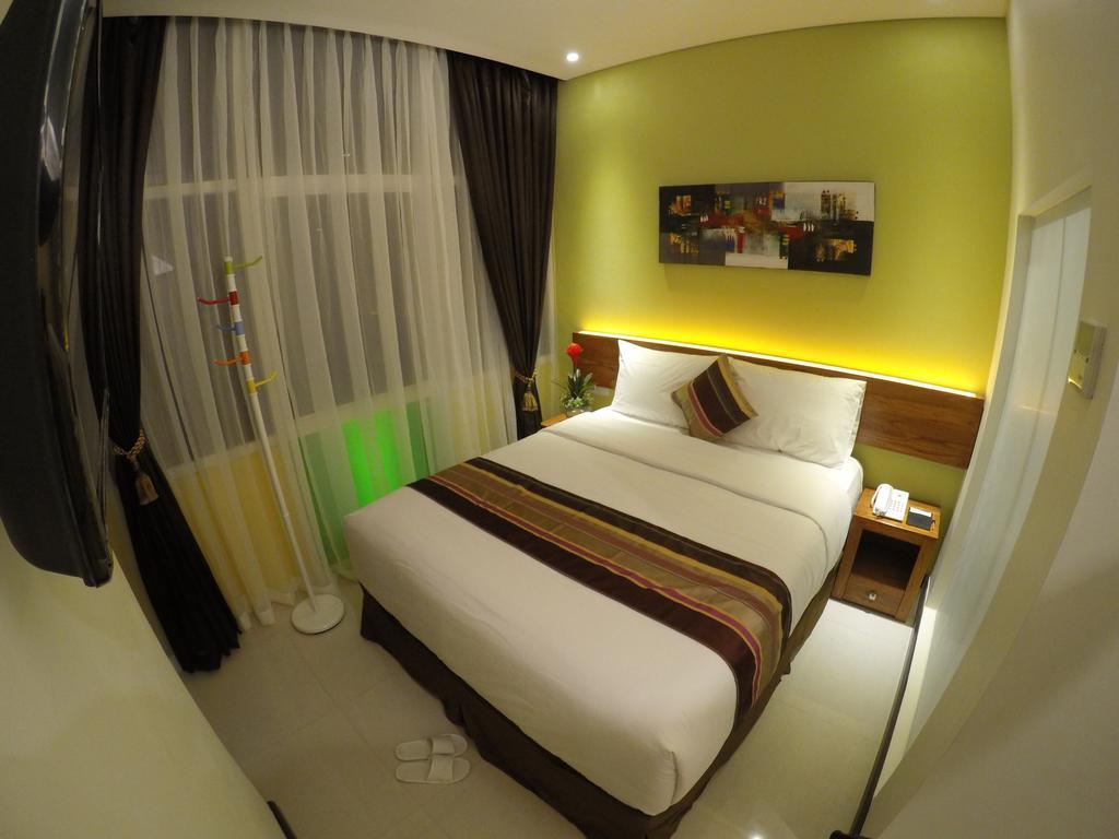 Biz Boulevard Hotel Manado Ngoại thất bức ảnh