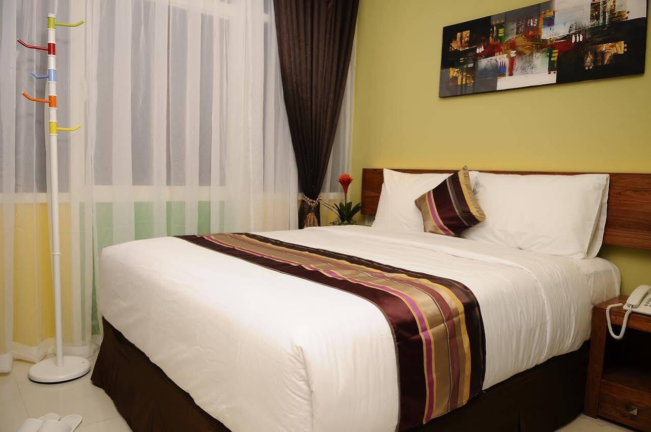 Biz Boulevard Hotel Manado Ngoại thất bức ảnh