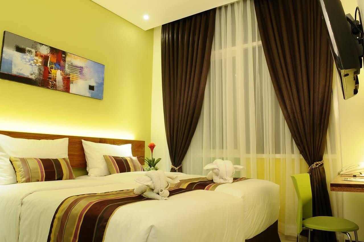 Biz Boulevard Hotel Manado Ngoại thất bức ảnh